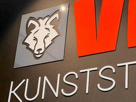 8mm dik, met kit bevestigd